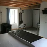 Les Galaines 3* Abzac (Charente)